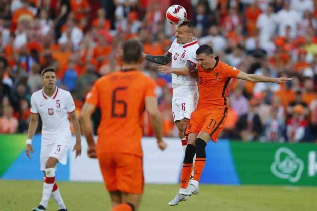 Прогноз и ставка на матч Польша — Нидерланды