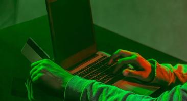 Эксперт рассказала, как угроза хакерских атак решается выключением смартфона