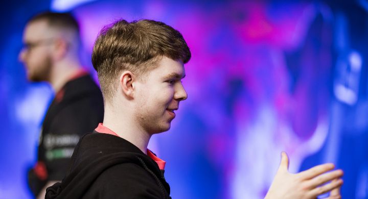 B8 Esports