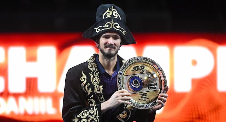 Даниил Медведев выиграл первый трофей за 2.5 года. Букмекеры верили в титул
