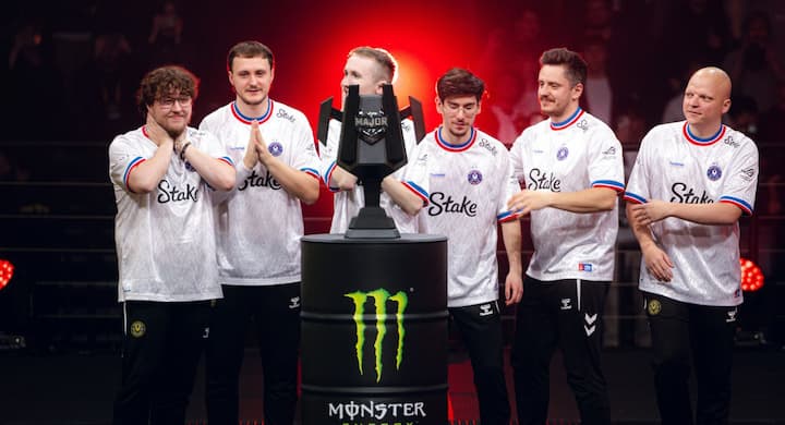 Украинский стример проиграл 24 миллиона рублей на финале StarLadder Budapest Major