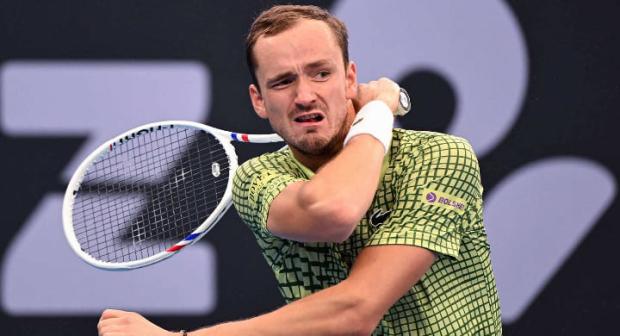 Даниил Медведев — Камил Майчрзак прогноз (КФ 1.72) на матч 9 января 2026, ставка Ф1 (-4) — ATP Brisbane International