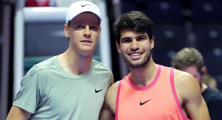 Букмекеры назвали Синнера и Алькараса фаворитами полуфиналов Australian Open-2026