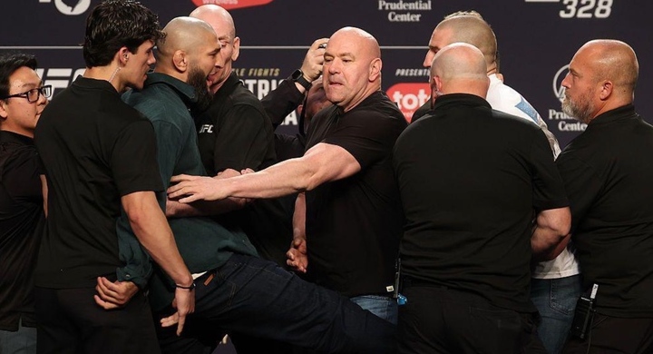 Экс-чемпион UFC поставит деньги против Чимаева в бою со Стриклендом, хотя уверен в победе Хамзата