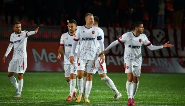 Футболисты албанского Бюлиса после атаки