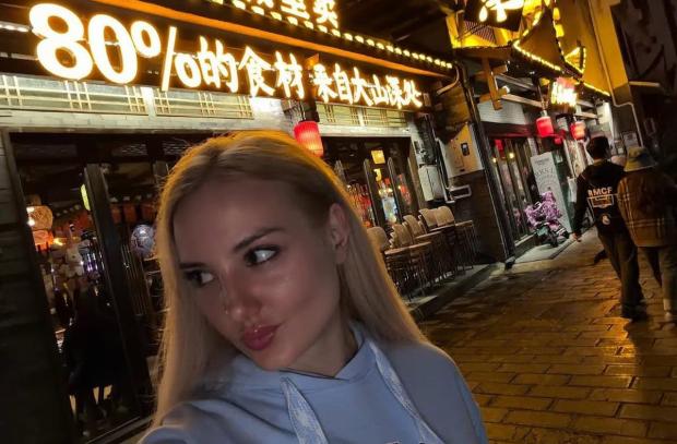 Жанна Ходячих в Китае