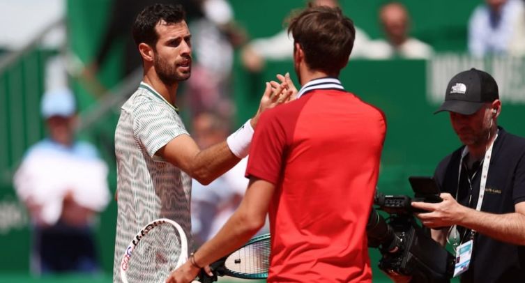 Букмекеры оценили вероятность титула Медведева или Хачанова на US Open