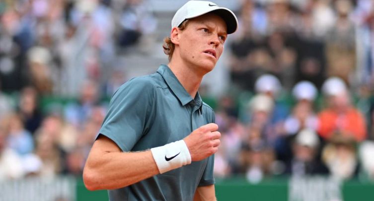 Синнер досрочно завершил сезон, но остается главным фаворитом на Australian Open